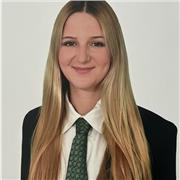 Profesora de primaria/eso para todas las asignaturas excepto química, física y matemáticas.